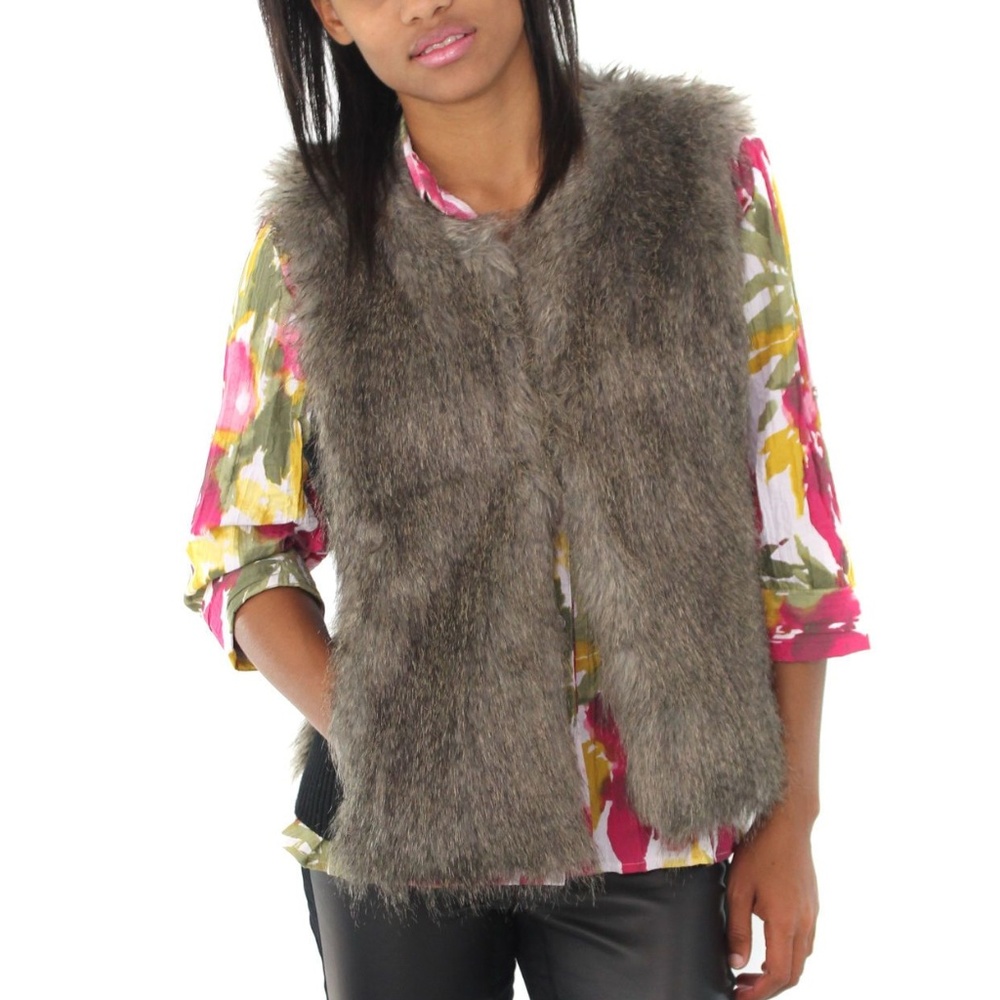Style & CO Knit & Faux Fur Vest